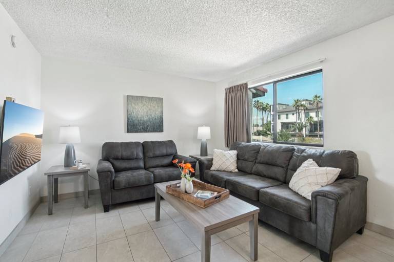 Rental apartment with grill, private pool & hot tub | Mountain view | Pets are welcome — photo 4