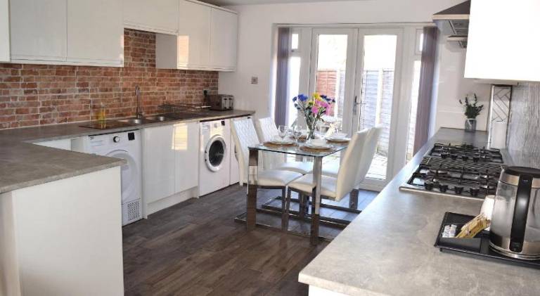 Pleasant apartment | Pets are welcome in Luton