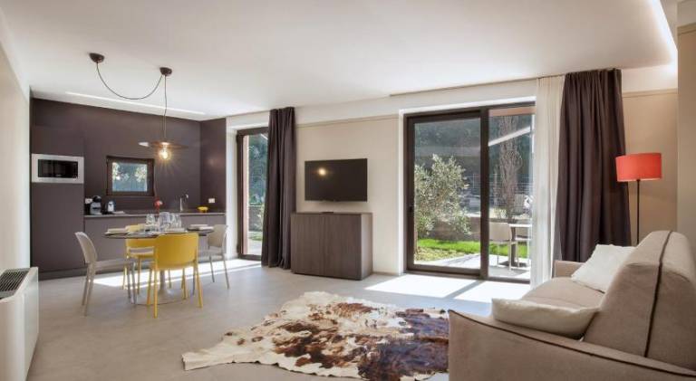 Holiday apartment with garden, terrace & pool — photo 2