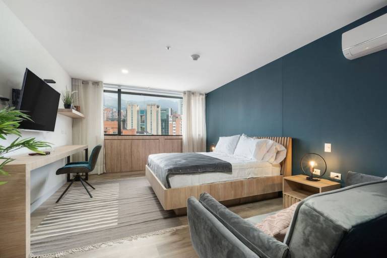 Go Living & Suites 1305