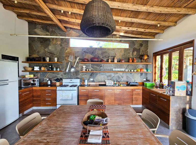 W Spacious 4BR Country House w Pool in Mala — photo 5