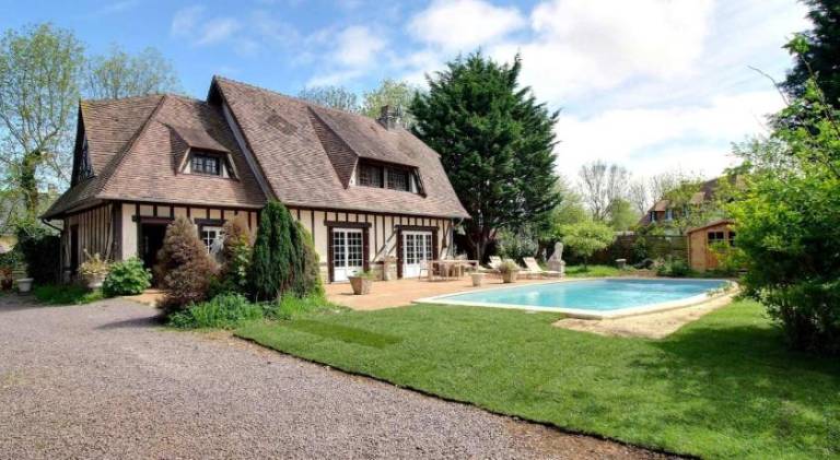 House with pool in Villers-sur-Mer