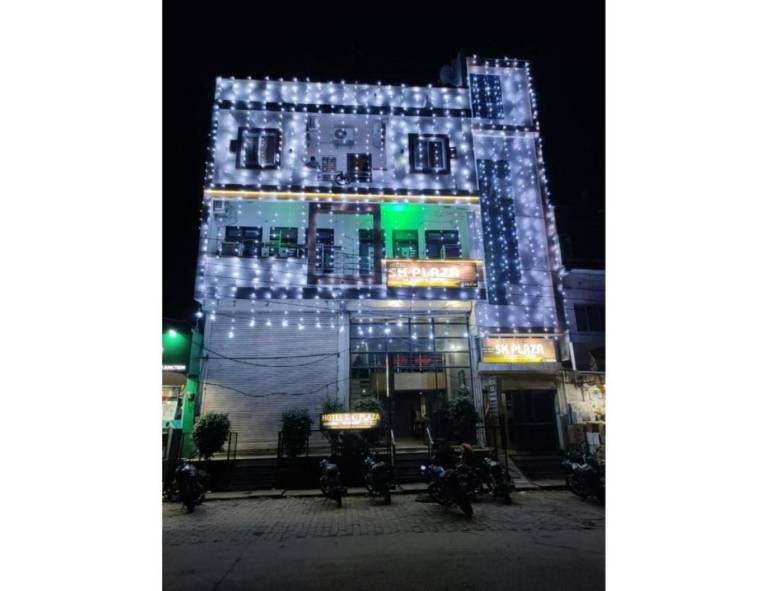 Goroomgo S. K. Plaza Chhabra in Gwalior
