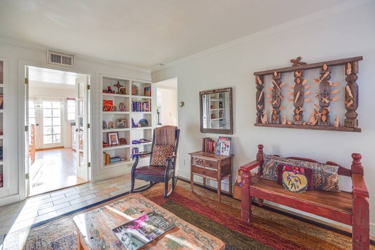 Walk to Santa Fe Plaza: Historic Eastside Retreat — photo 5