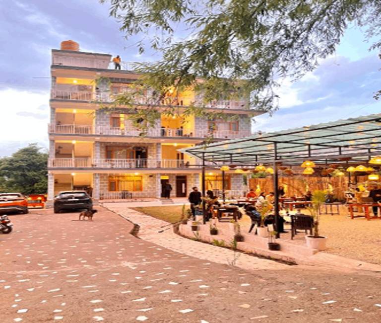 TLO - The Life Outdoor, Bir in Baijnath