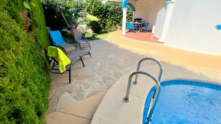 Fully equipped villa with terrace, private pool & yard | Close to the beach | Pets allowed — photo 5