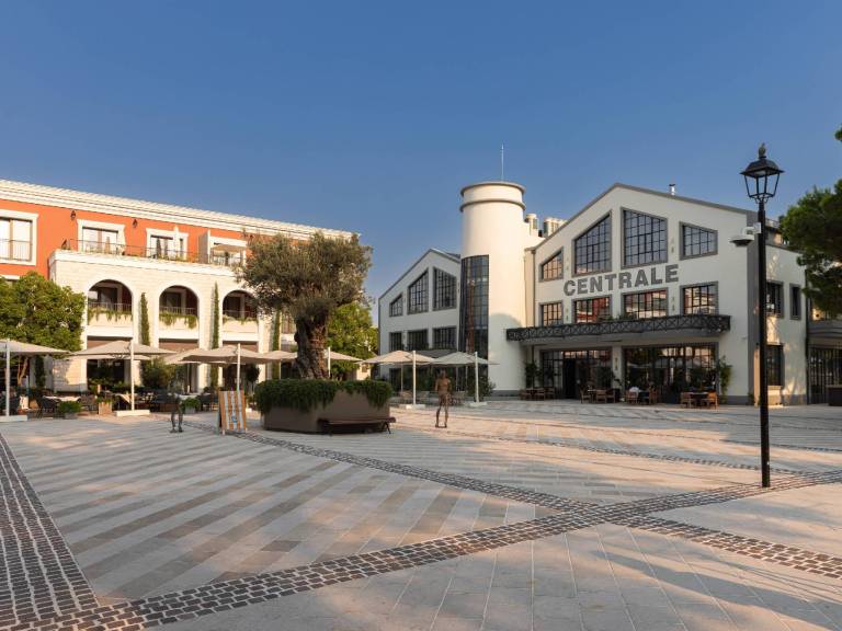 Centrale Lustica Bay by Angsana in Tivat