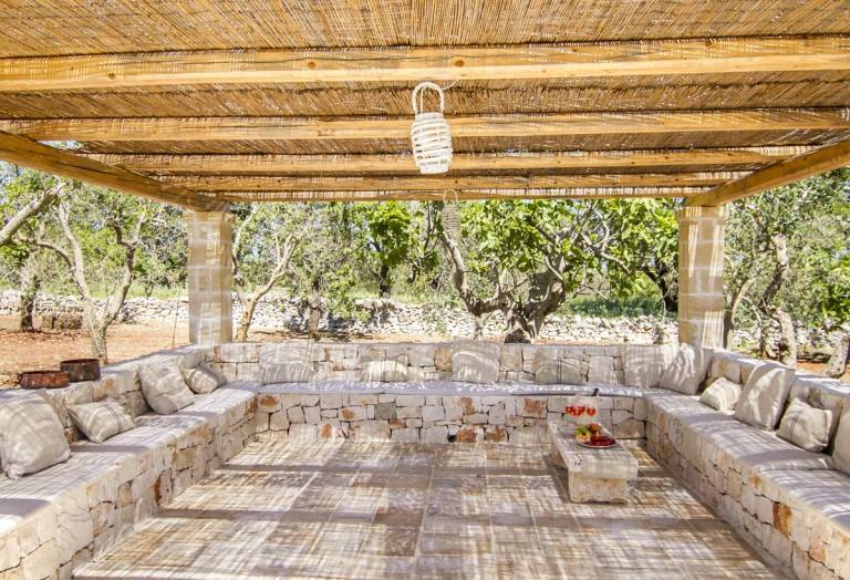 Villa with garden, private pool & barbeque | Pool view — photo 4