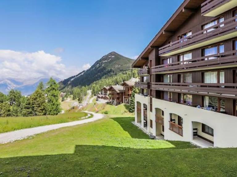 Pleasant holiday apartment | Mountain view | Next to the ski | Dogs allowed in La Plagne-Tarentaise