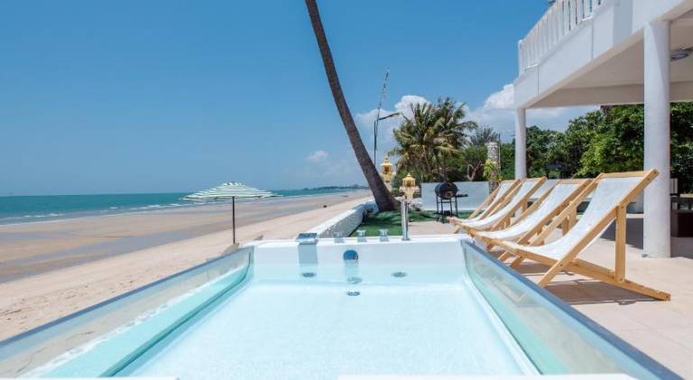 TheSkyCozy Beachfront in Phetchaburi