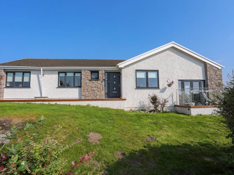 Cottage with garden | Beach view — photo 4