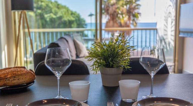 Pleasant holiday apartment with private pool & patio | Close to the beach | Dogs allowed — photo 4