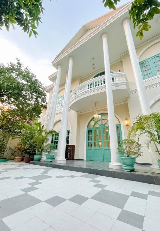Villa with garden, hot tub & pool | Suitable for remote work | Pets are welcome in Ho Chi Minh City