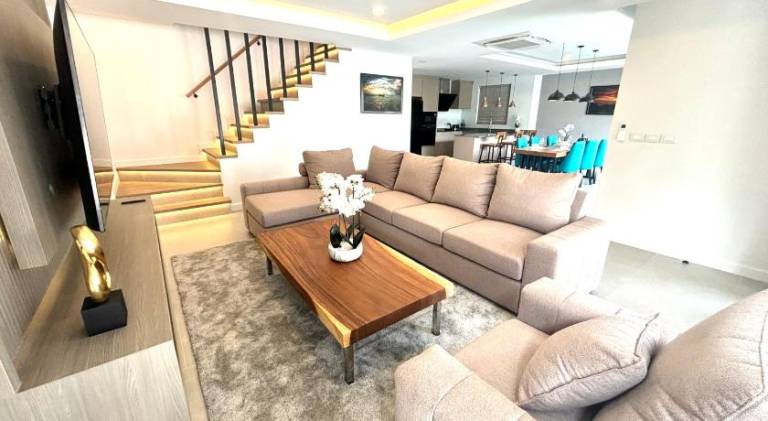 Villa with pool in Chonburi