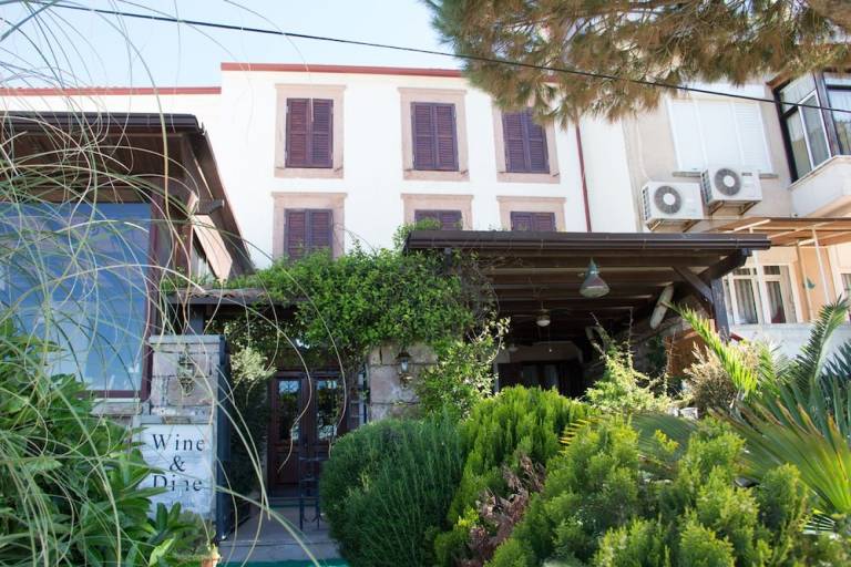 Bed & Breakfast  Ayvalık