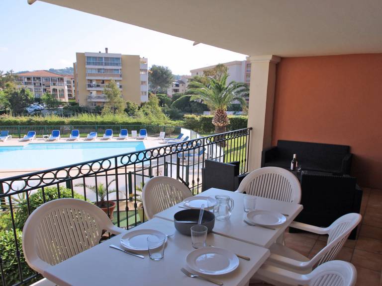 Apartment with terrace & pool — photo 2
