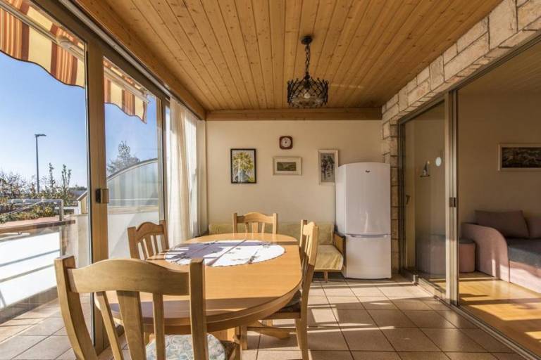 Fully equipped holiday apartment with patio & garden | Pet-friendly — photo 2