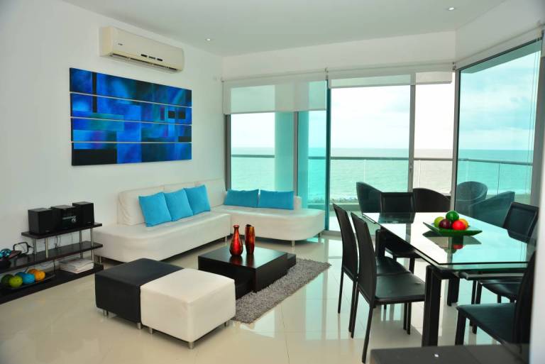 Modernes Apartment mit 3 Schlafzimmern und Meerblick