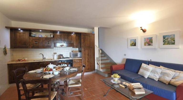 Vacation home with garden, pool & barbeque — photo 2