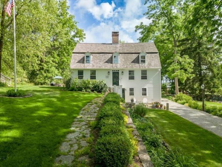 House Mystic