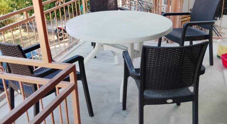Holiday apartment with barbecue, terrace & yard — photo 5