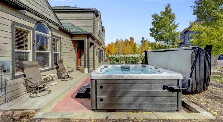 Pleasant vacation home with jacuzzi | Dogs allowed — photo 5