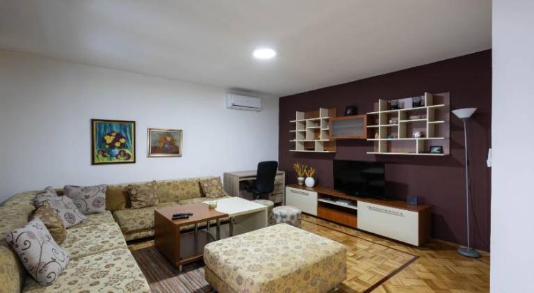 Apartment with 2 rooms for 5 persons — photo 2
