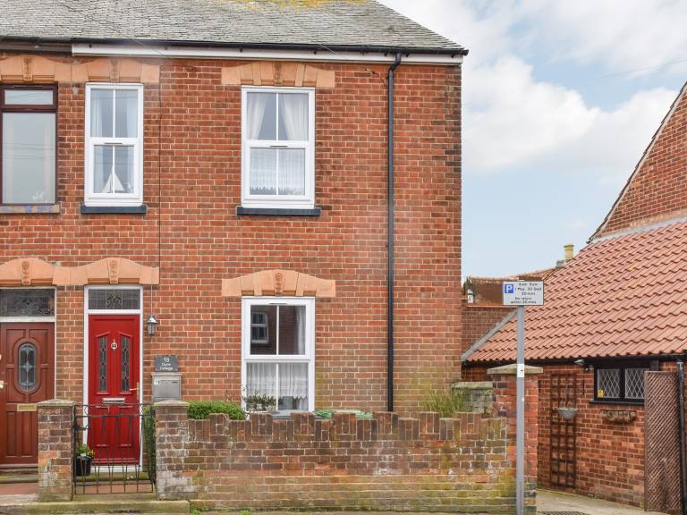 Children-friendly cottage with garden | River view | Next to the beach | Pets allowed in Great Yarmouth