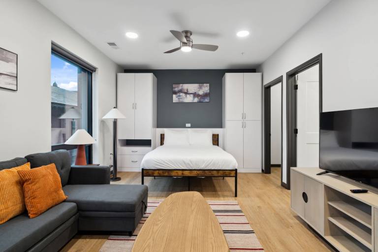 CozySuites Mass Studio Lounge and Roof Deck