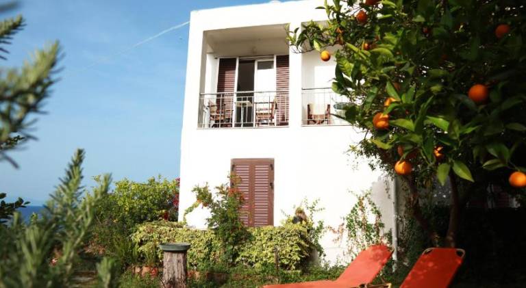 Atlantis Rooms in Samos