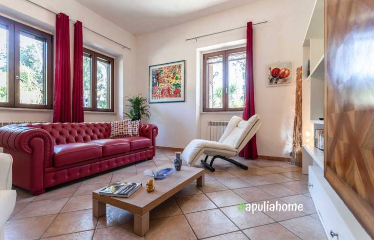 Family-friendly villa with BBQ, private pool & garden | Garden view | Close to the beach | Pet-friendly — photo 5