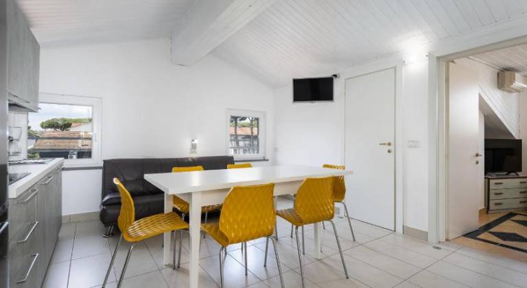 Children-friendly apartment with garden, terrace & private pool | Next to the beach | Suitable for remote work | Pets are welcome — photo 3