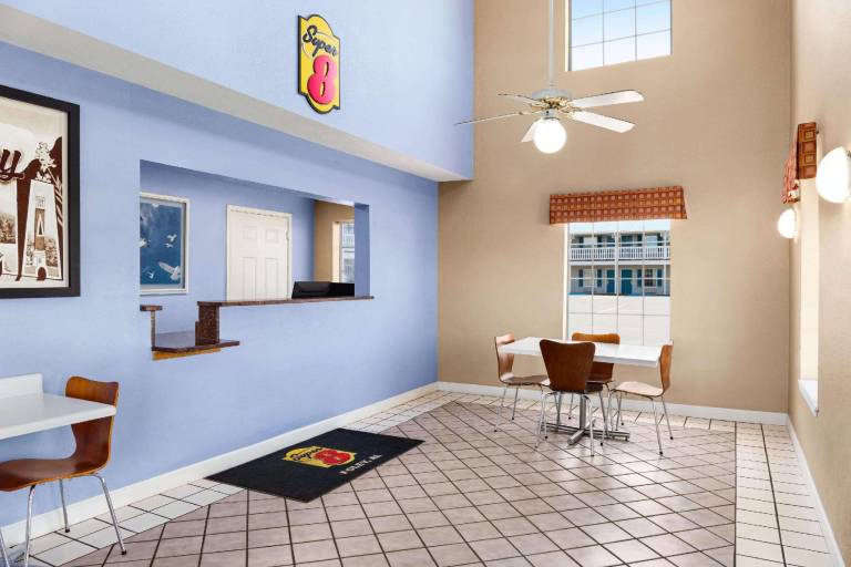 Super 8 By Wyndham Foley — photo 3