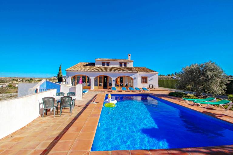 Fully equipped villa with private pool, patio & yard | Mountain view | Suitable for remote work | Dogs allowed — photo 4