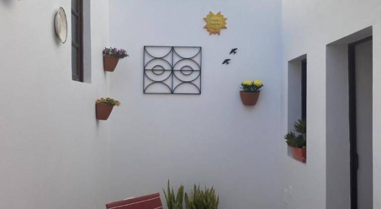 Holiday apartment with patio — photo 4