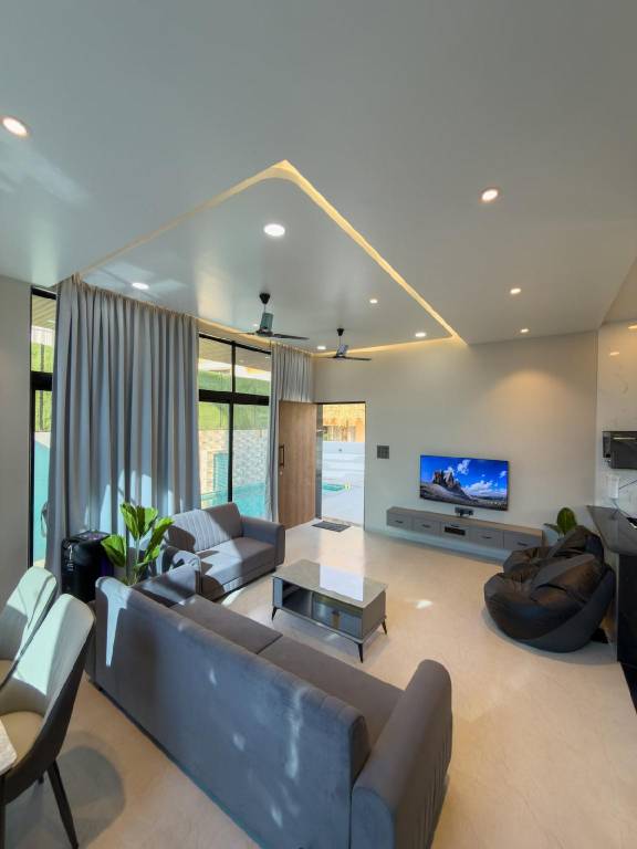 Lovely villa with private pool, yard & patio | Pets are welcome — photo 2