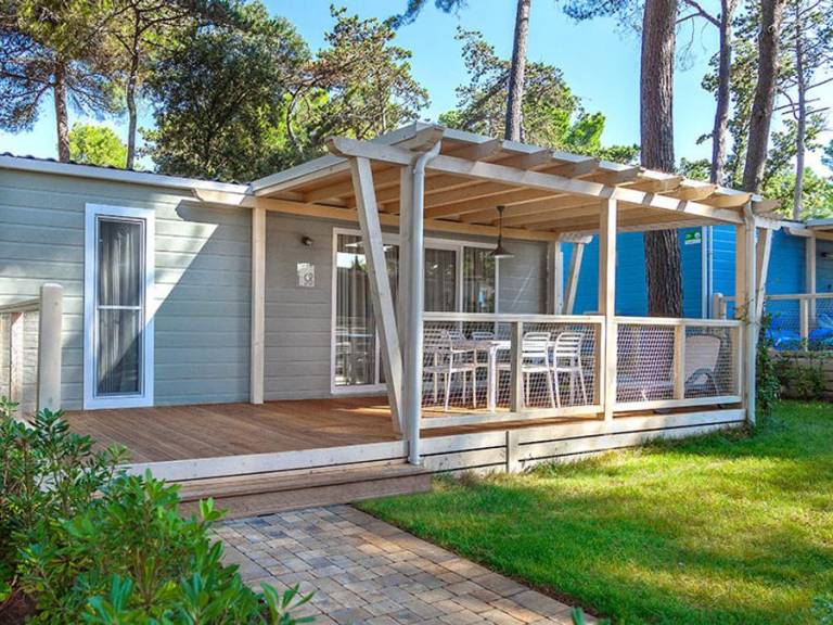Mobile home with pool & terrace — photo 4