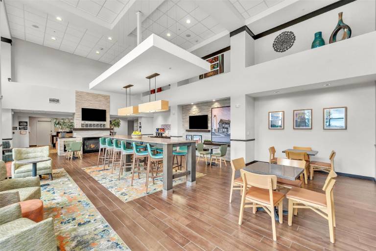 Hampton Inn & Suites by Hilton Kenosha Pleasant Prairie — photo 2