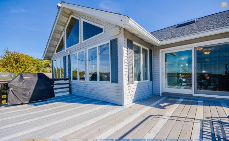 House  Swifts Beach