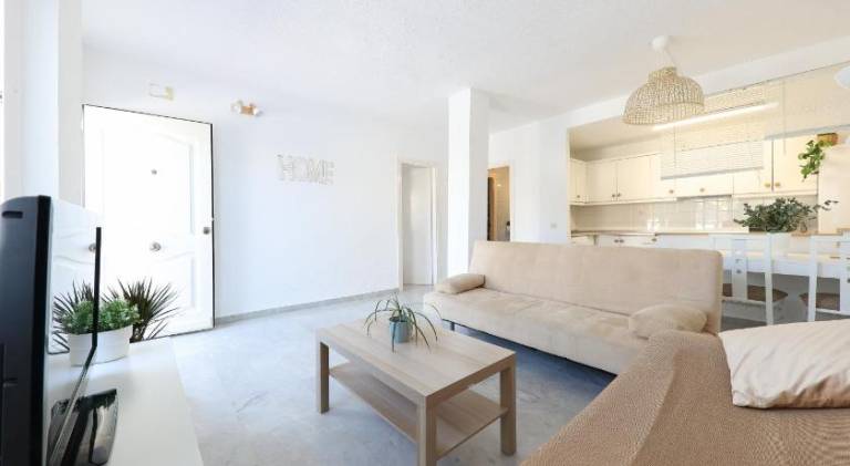 Rental apartment with private pool, terrace & yard — photo 2