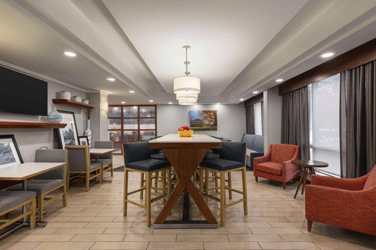 Hampton Inn Charlottesville — photo 2