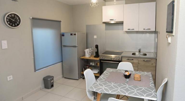 Rental apartment with patio — photo 4