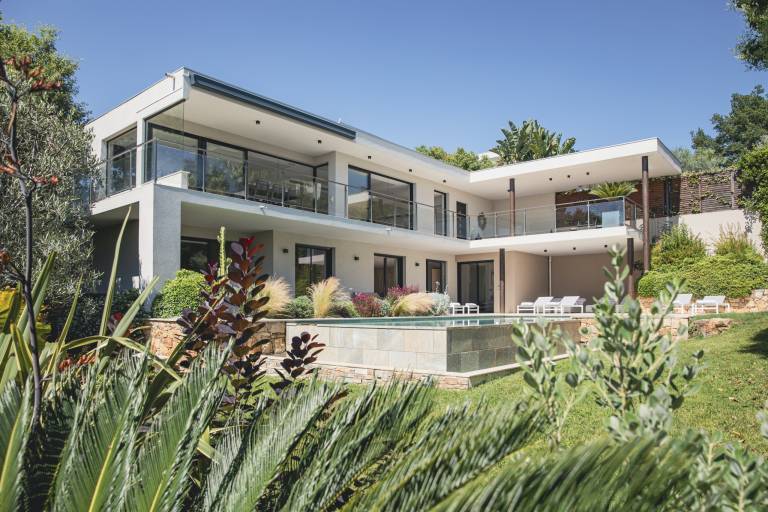 Fully equipped villa with private pool, garden & terrace | Beach view | Pets are welcome — photo 3