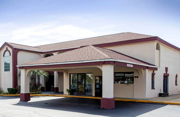 Motel  Sumter