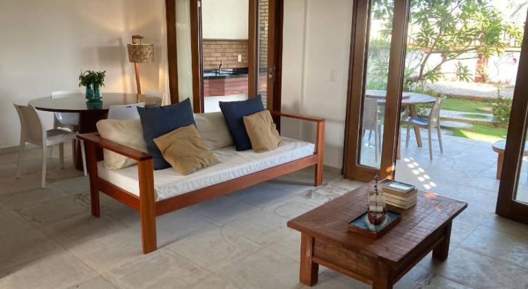 House with pool — photo 2