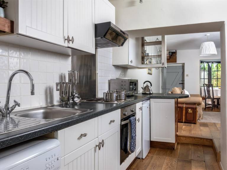 Cottage with garden, BBQ & terrace | Water view | Pets are welcome — photo 4
