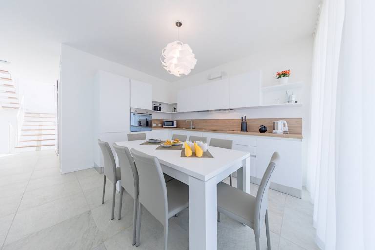 Family-oriented villa with terrace, private pool & garden | Mountain view | Next to the beach | Pet-friendly — photo 4