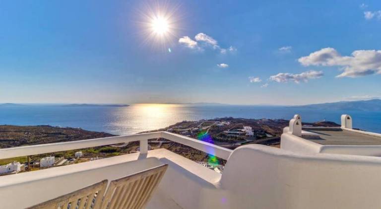 Fully equipped vacation home with pool, yard & terrace | Perfect for remote work | Pets allowed — photo 3