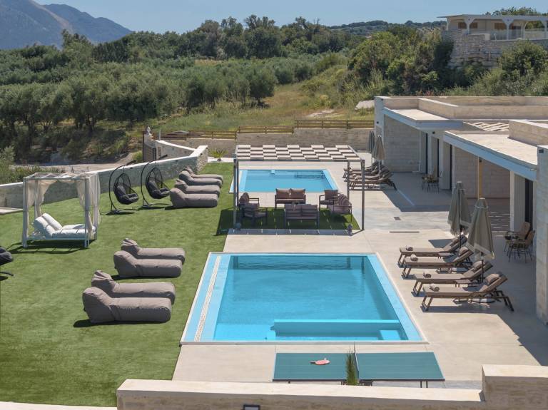 Fully equipped villa with barbeque, private pool & terrace | Pet-friendly — photo 2