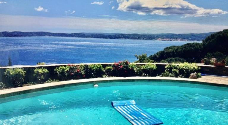 Fully equipped spacious villa with garden, barbeque & patio | Dogs allowed in Sainte-Maxime